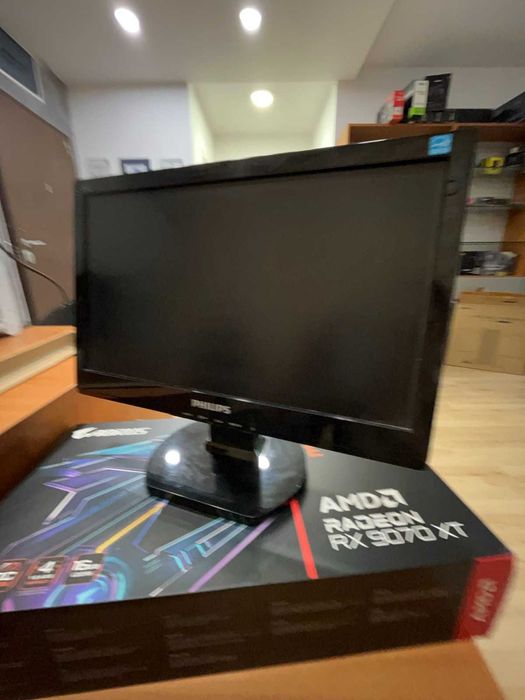 Монитор Philips 15.6