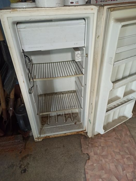 Холодильник Бирюса