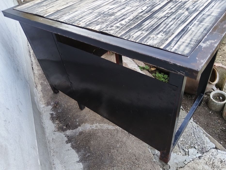 Стара Метална Масивна Работна Маса / 80кг.