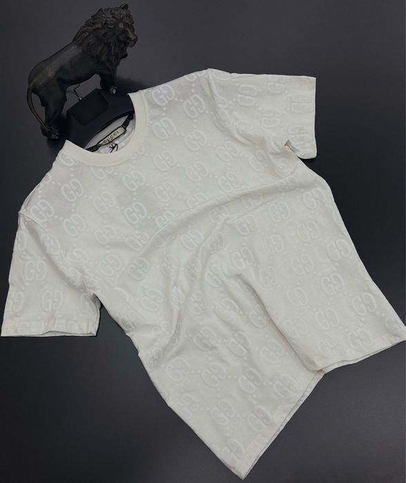 Vand tricouri de barbati