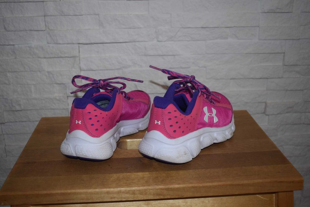 Детски маратонки Under Armour - номер 28