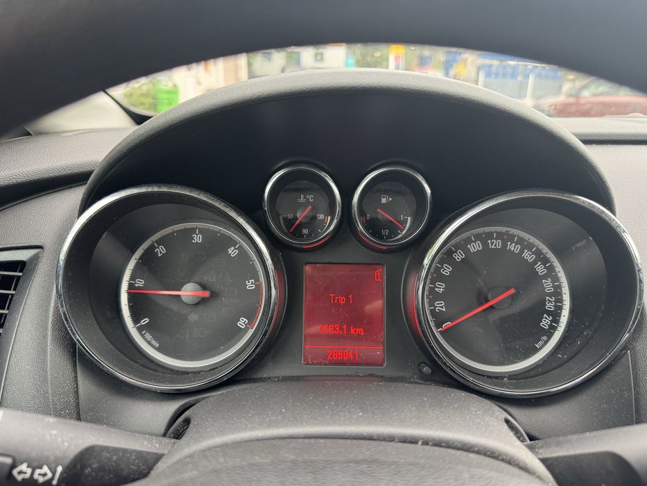 OPEL Astra 2011 — imagine 4