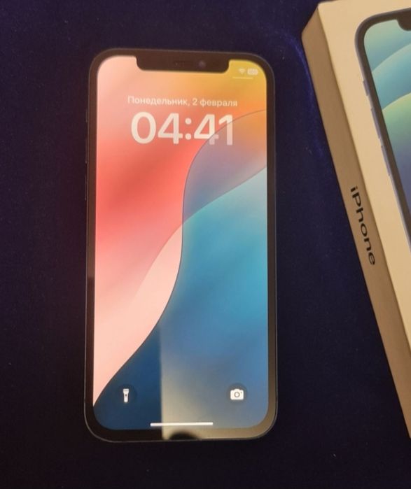 iPhone 12, 64gb.
