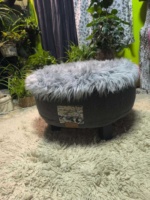 Арт табуретка за всекидневна!