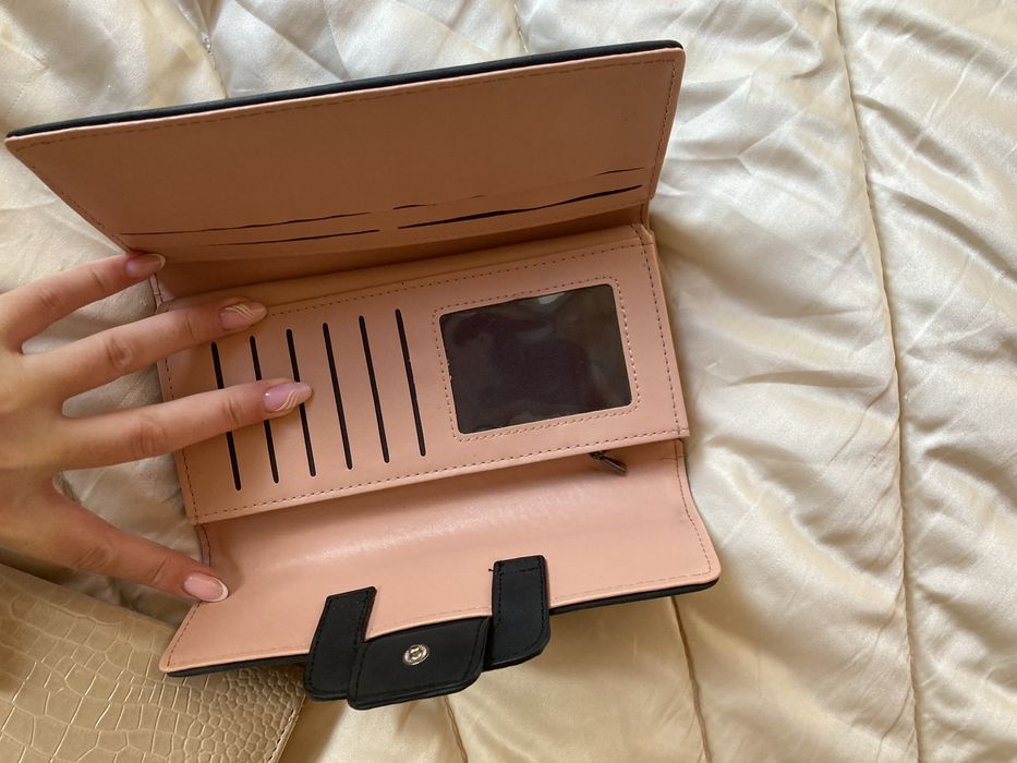 Дамски портмонета