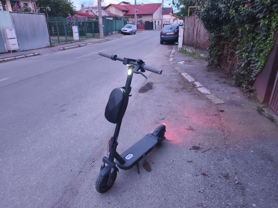 Xiaomi Scooter5max că nou sub 100 km