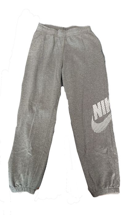 Чисто нов сив анцуг Nike