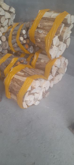 Сосна. Урик. дарахтидан Утин тайер ёрилган сотилади.