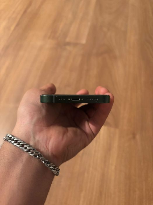 Продам Айфон 13 128 гб