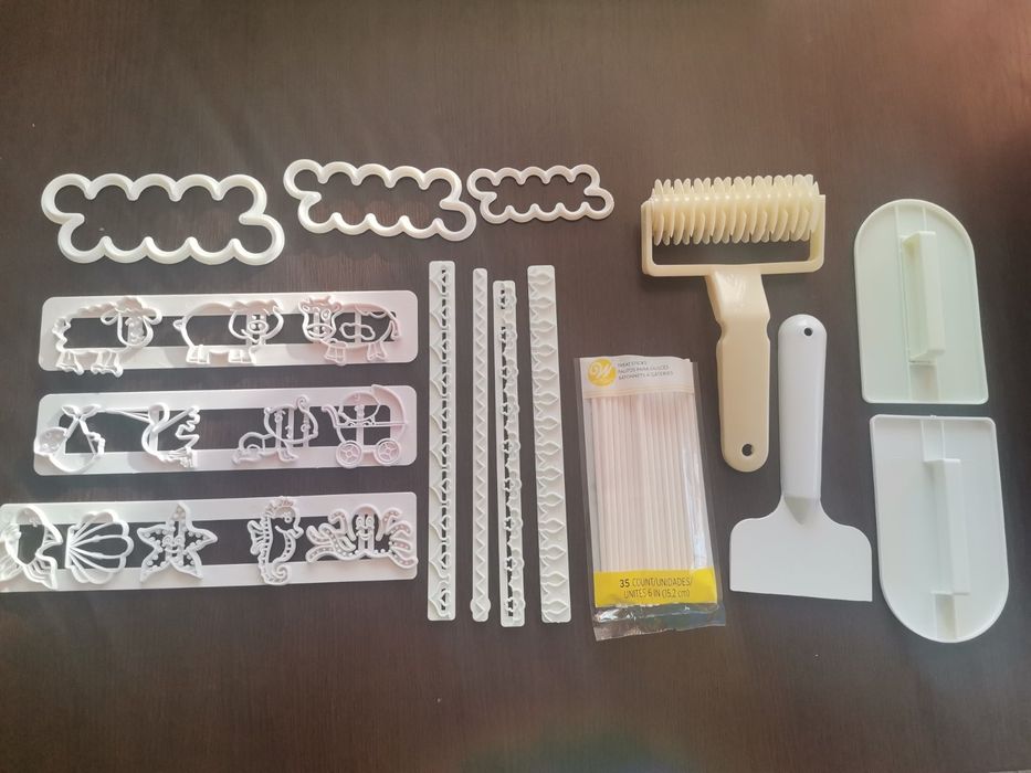 Сет сладкарски принадлежности, резци и молдове