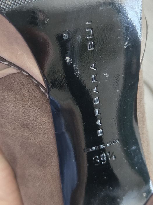 Продам фирменные ботинки