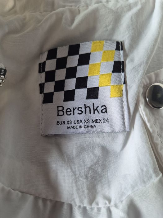 Пролетно яке Bershka