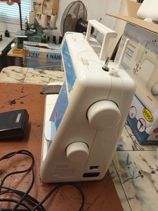 Шевна машина много операционна внос от Германия работи перфектно