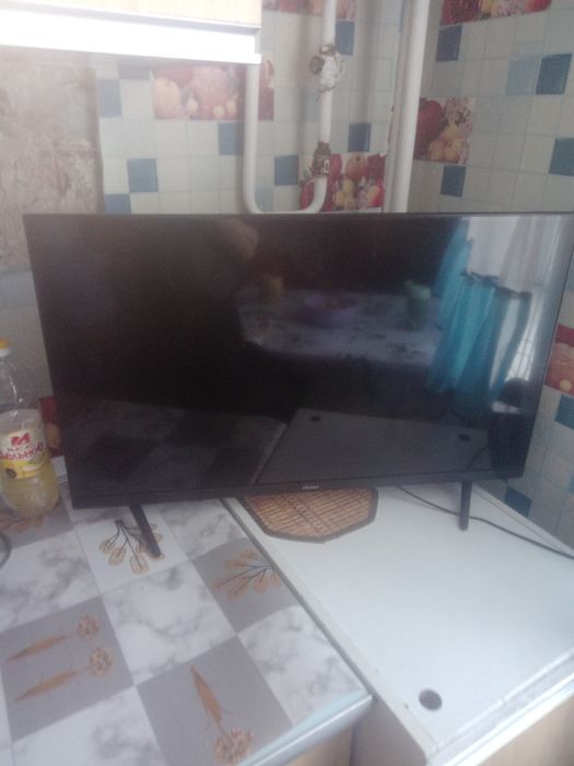 Продам смарт телевизор Haaier диагональ 32 .