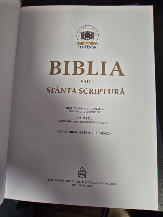Biblia sau Sfânta Scriptură legata in piele