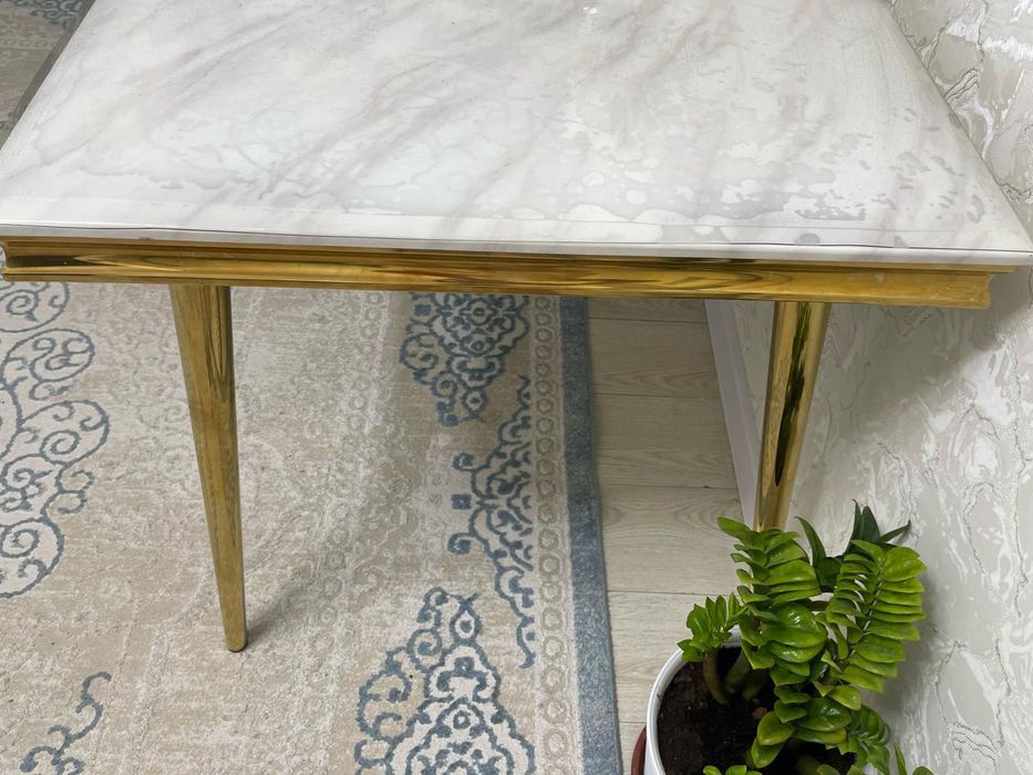 Кухню стол  керамика мрамр