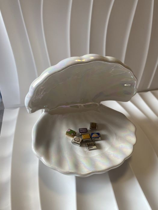 Nomination гривни бази