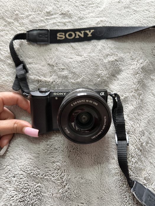 Фотоаппарат Sony A5000 в отличном состоянии