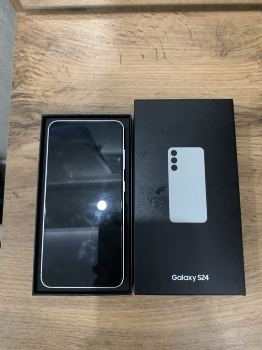 SAMSUNG S24 new…