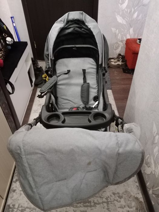 Продам коляску весна-лето