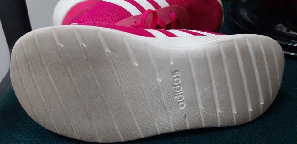 маратонки ADIDAS-Размер 27 FR, UK 91/2 , стелка от ръб до ръб 17.5см