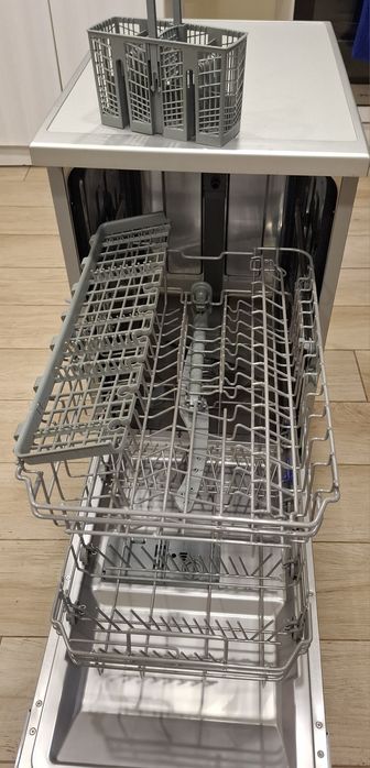 Продавам Съдомиялна машина Arielli ADW8-7636VN Silver, 45см