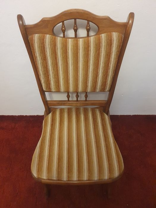 10 scaune elegante din lemn masiv (fag), tapițate, în Piatra Neamț