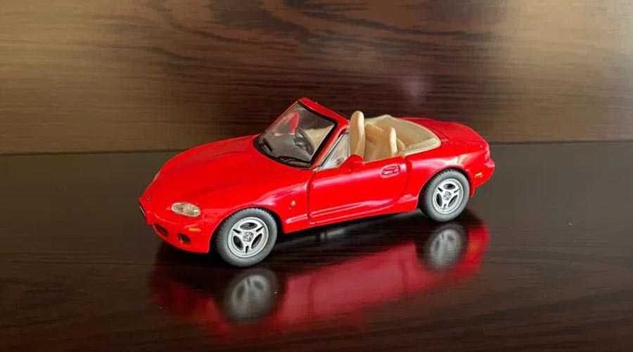 Продавам метална количка Mazda MX-5 (NB) в мащаб 1:43