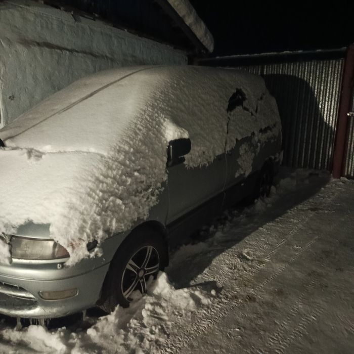 Продам Тойота люсида2.2 дизель