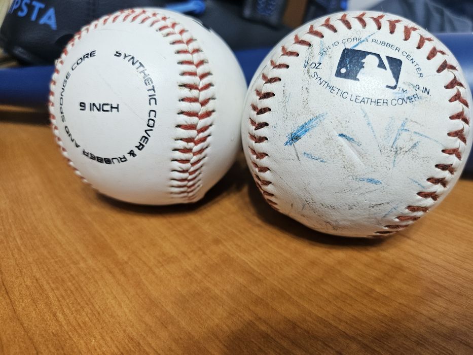 Set Baseball Bâtă + 2 Mănuși + 2 Mingi