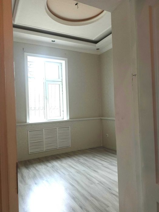 Двухкомнатная квартира 49,8 м.кв на первом этаже .