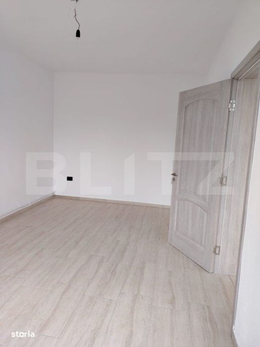 Casa de vanzare, cu 6 camere, 288 mp, zona Voinesti