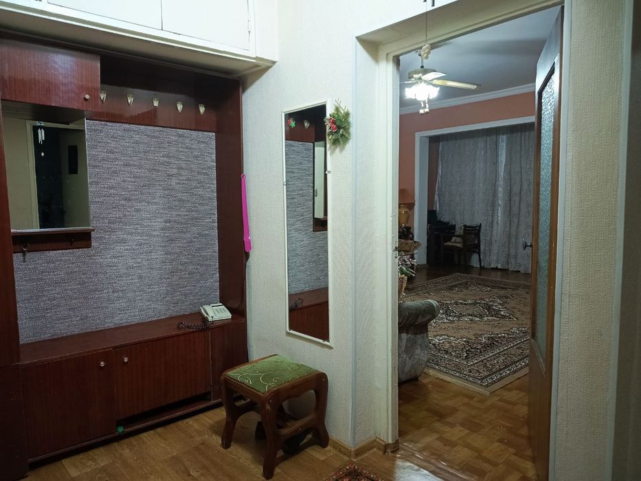 Продаю квартиру дружба народов