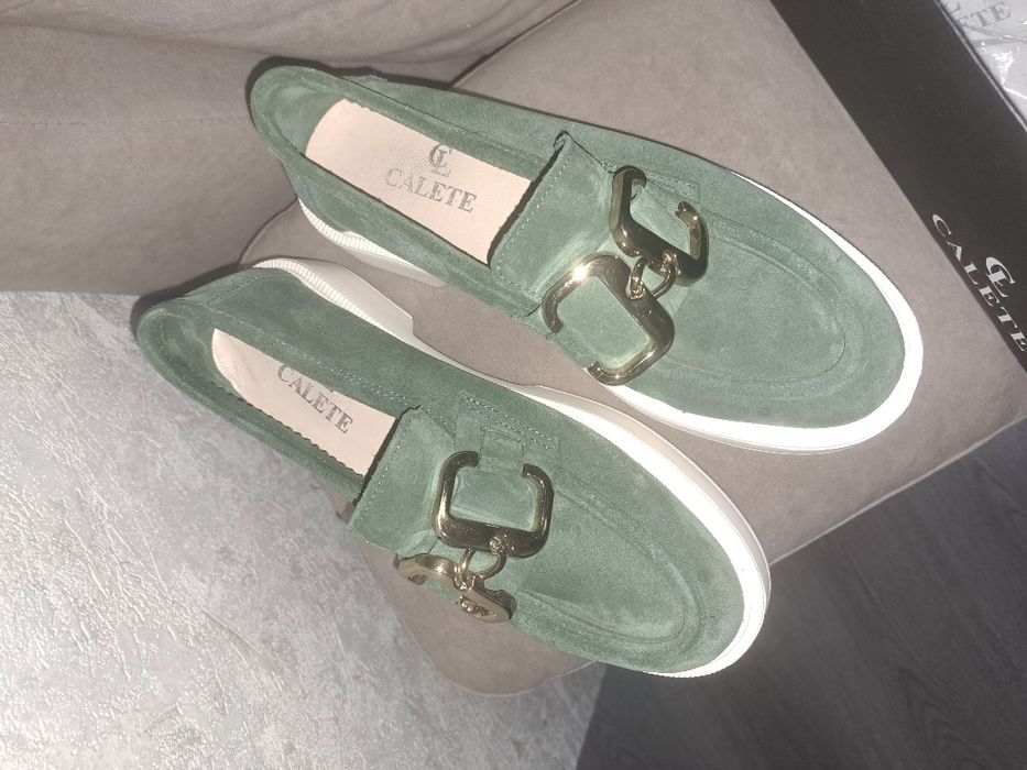 Продам замшевые лоферы