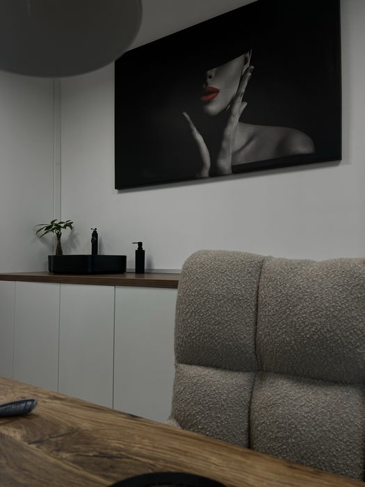 Post manichiura/pedichiura de inchiriat