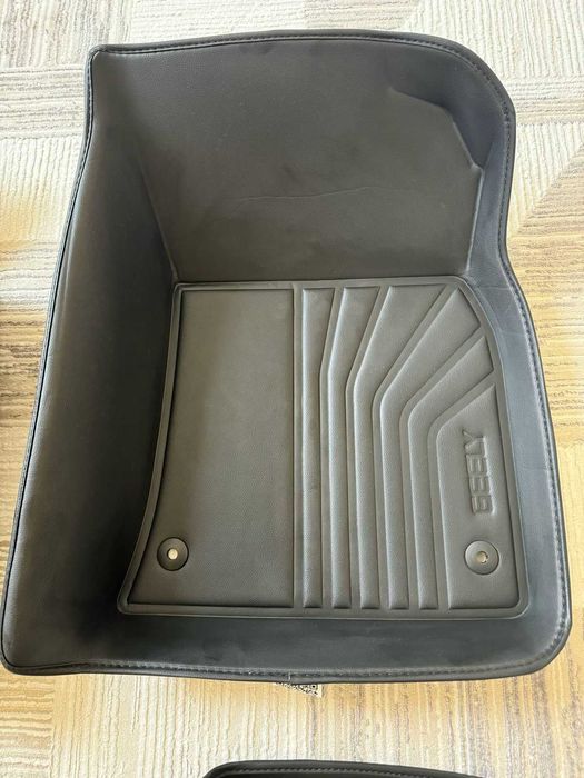 3D коврики в салон Geely Monjaro