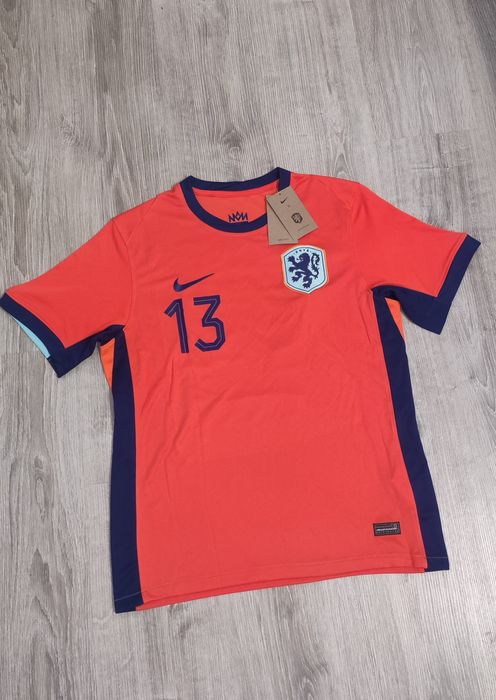 Нова футболна фланелка на Холандия Nike