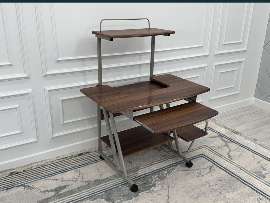 Стол компьютерный