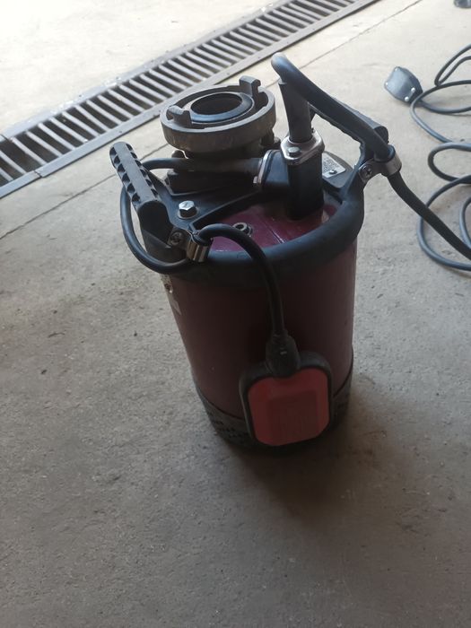 Vând   pompa   de scos apa