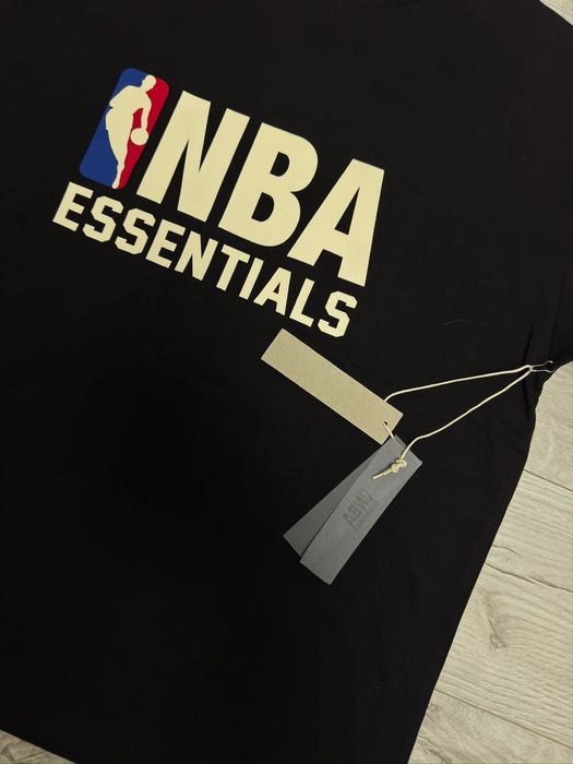 Футболка Essentials