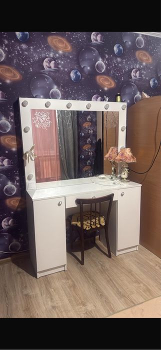 Продам косметические столы