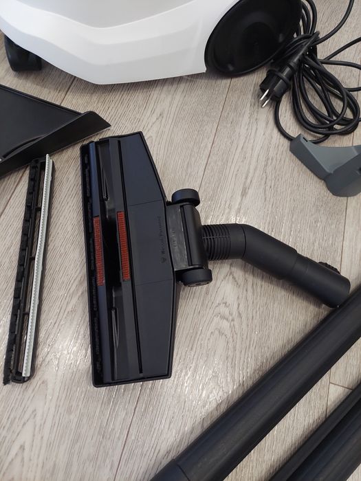 Моющий пылесос   Karcher SE6.100