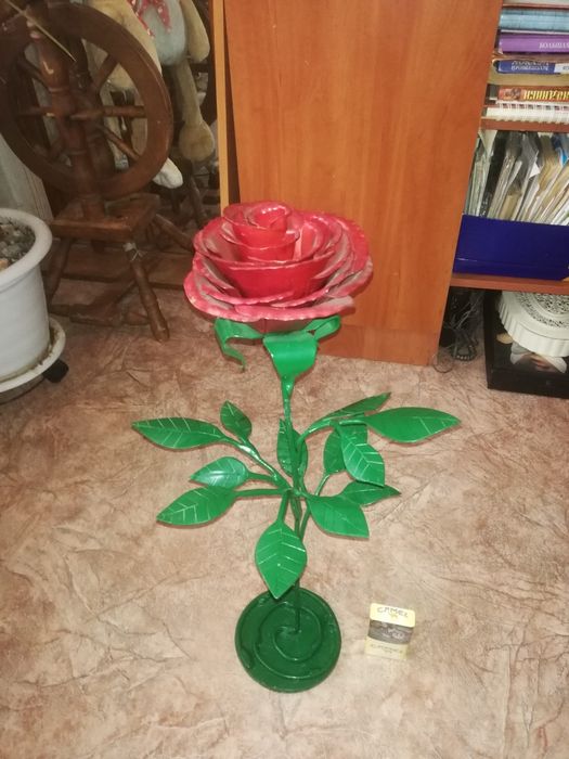 Продам розу кованную