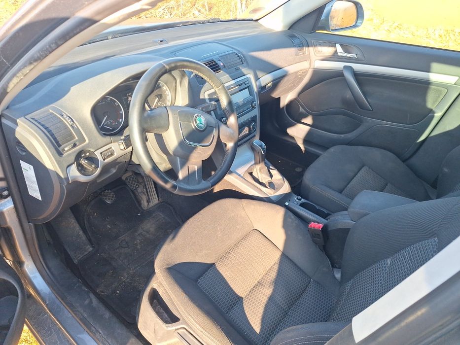 Dezmembrez Skoda Octavia 2 facelift 1.8 tfsi CDAA culoare negru 9910 sau gri cod LF8L