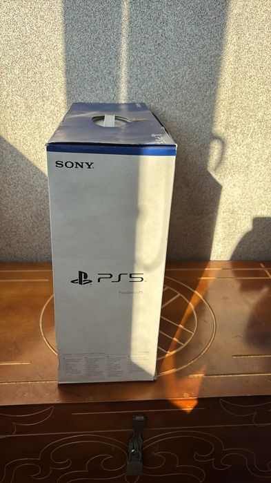 Продам Play Station 5 (PS5)