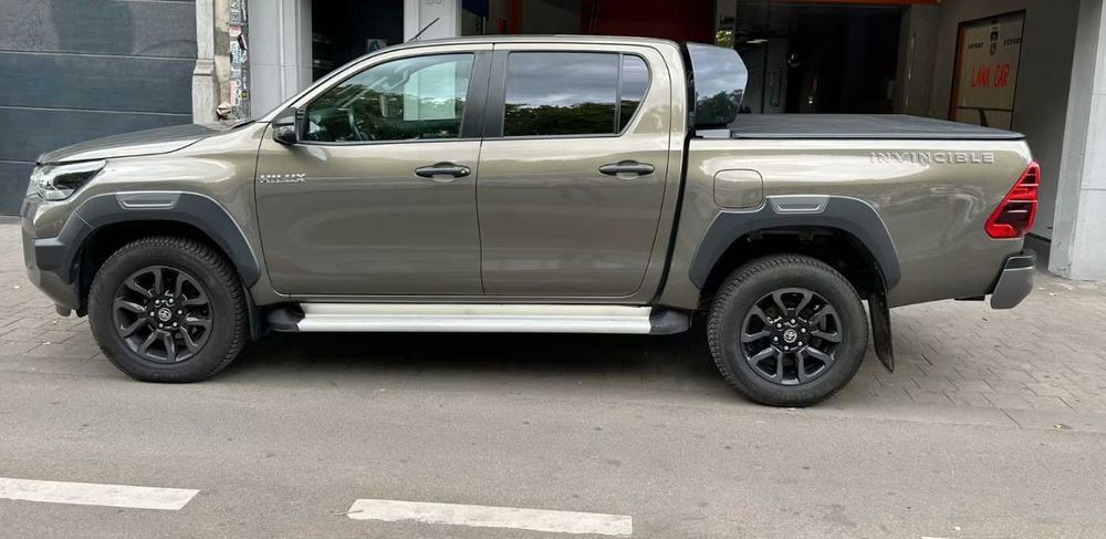 Dezmembrez / Piese auto Toyota Hilux Invincible