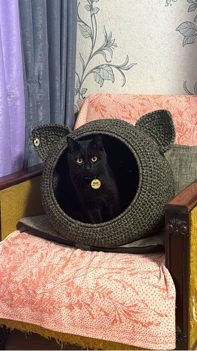 Продам вязанный кошачий домик