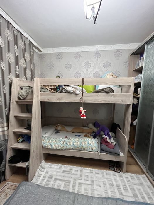 Продам двухъярусную кровать