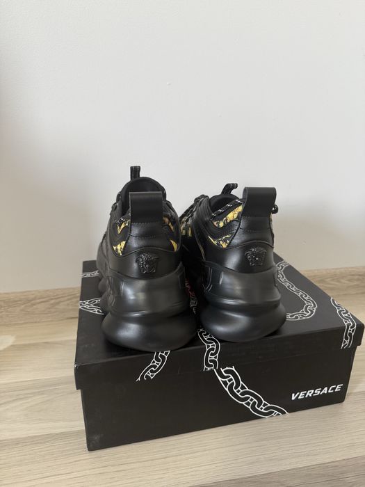 versace chain reaction