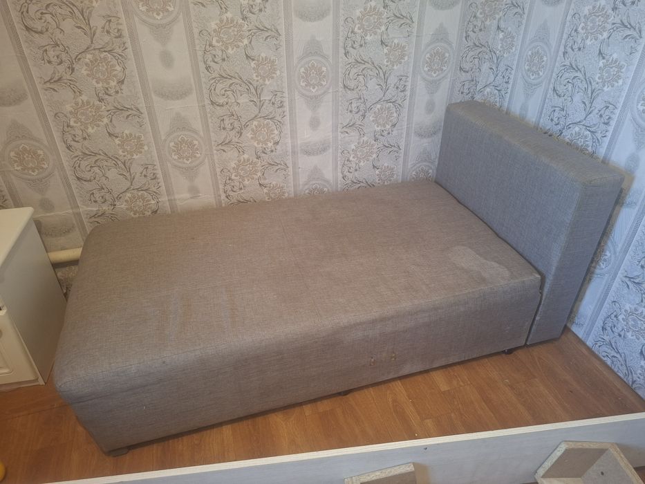 Продам.        диван